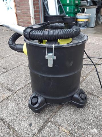 Kleine Bouw stofzuiger Qlima ASZ 2020 beschikbaar voor biedingen