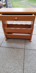 Eiken krantenbak/tafel, Huis en Inrichting, Kasten | Ladekasten, Ophalen of Verzenden, Zo goed als nieuw, 25 tot 50 cm, Minder dan 100 cm