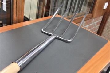 Riek met steel beschikbaar voor biedingen