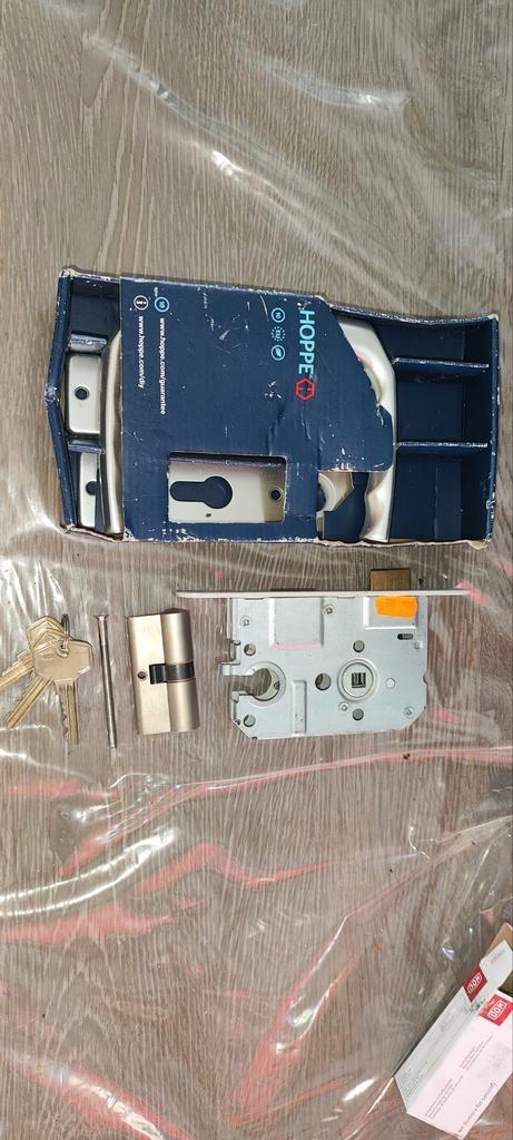 Complete slotset – 2 stuks beschikbaar, Doe-het-zelf en Verbouw, Hang- en Sluitwerk, Zo goed als nieuw, Ophalen of Verzenden