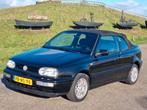 Volkswagen Golf 1.8 Cabriolet 55KW E2 1996 Zwart, Auto's, 47 €/maand, Origineel Nederlands, Te koop, Benzine
