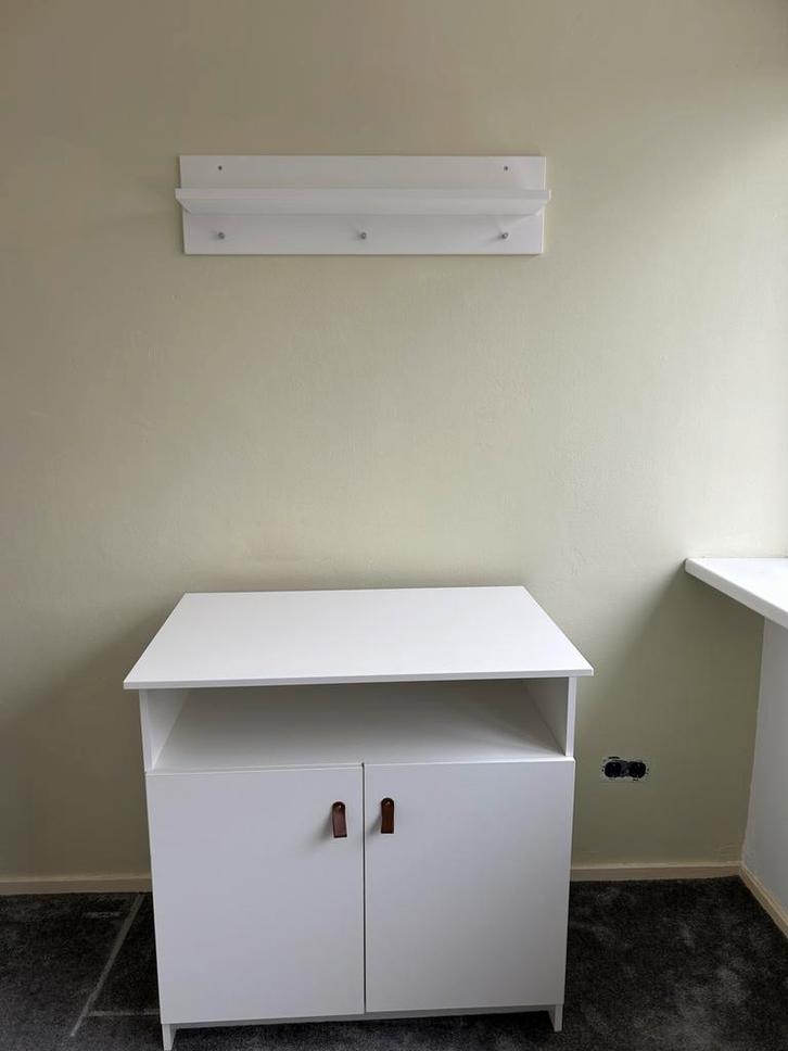 Wandplank, commode en kledingkast baby kamer, Huis en Inrichting, Woonaccessoires | Wandplanken en Boekenplanken, Zo goed als nieuw