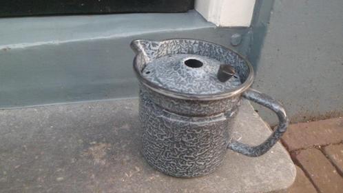 Vintage EMAILLEN MELKKOKER met deksel grijs gewolkt emaille, Antiek en Kunst, Antiek | Emaille, Ophalen of Verzenden