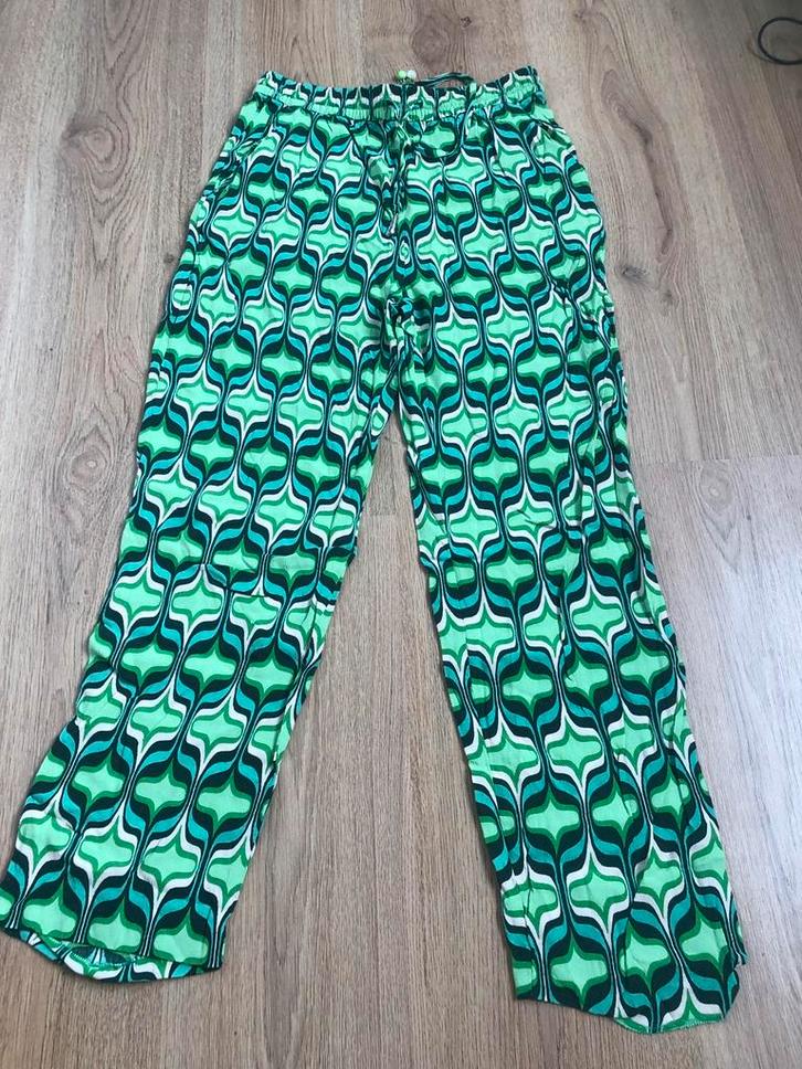 Zara groene zomerse retro print broek s, Kleding | Dames, Broeken en Pantalons, Zo goed als nieuw, Maat 36 (S), Groen, Lang, Ophalen of Verzenden