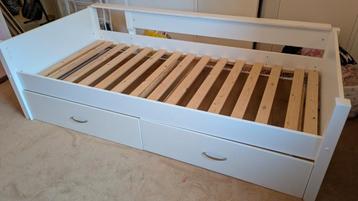 GRATIS 1 persoons bed wit beschikbaar voor biedingen