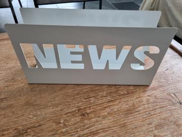 Tijdschriftenbak / Krantenbak - Wit beschikbaar voor biedingen