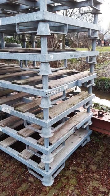 Stapelrekken 120x110x40 beschikbaar voor biedingen