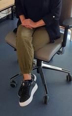 Bershka broek leger groen maat xs jeans broeken ketting, Bershka, Verzenden, W27 (confectie 34) of kleiner