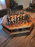 Schaakspel octagon met metalen schaakstukken, Hobby en Vrije tijd, Gezelschapsspellen | Bordspellen, Ophalen of Verzenden, Zo goed als nieuw