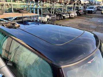 Schuifdak van een Mini Cooper beschikbaar voor biedingen