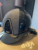 Kep italia zwart lak met blauwe galassia Swarovski steentjes, Dieren en Toebehoren, Paardrijkleding, Dames, Dressuur, Ophalen of Verzenden