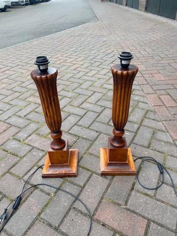 Mooie klassieke sfeervolle houten lampenkapstandaarden!  beschikbaar voor biedingen