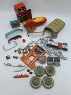 Collectie onderdelen van oud blikken speelgoed oa uit Japan, Antiek en Kunst, Antiek | Speelgoed, Ophalen of Verzenden
