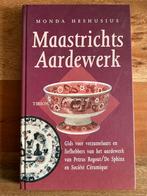 Monda Heshusius - Maastrichts Aardewerk - Tirion Gids, Antiek en Kunst, Antiek | Keramiek en Aardewerk, Ophalen of Verzenden