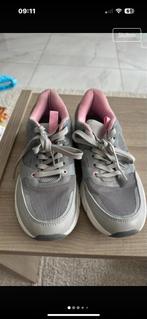 Umbro Sportschoenen Grijs/Roze Maat 38, Ophalen of Verzenden, Gedragen, Grijs, Sportschoenen