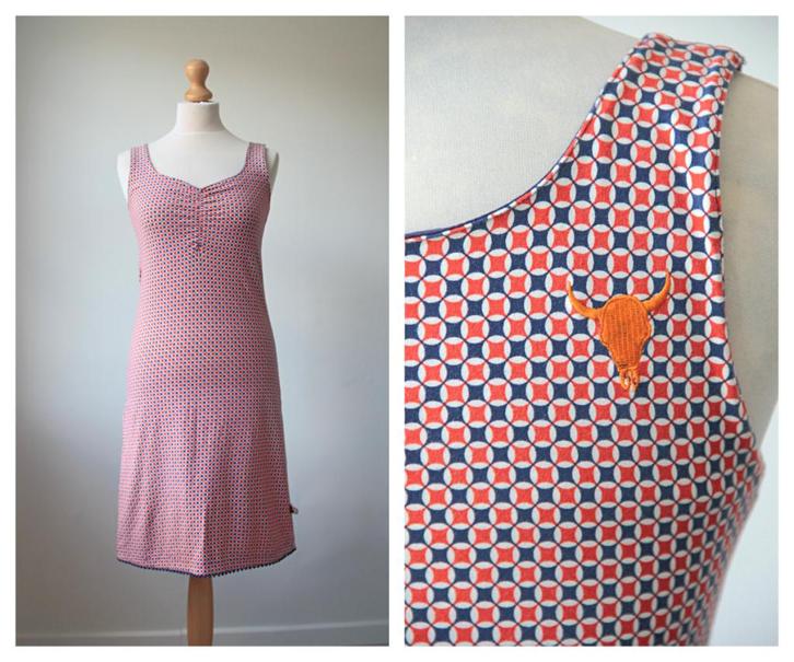 JRKJS - leuke jurk van halsoverkop / rood / maat S, Kleding | Dames, Jurken, Zo goed als nieuw, Maat 36 (S), Rood, Boven de knie