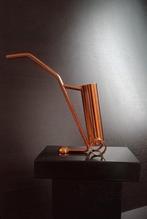 verguld sculptuur abstract beeldje van een golftas, Antiek en Kunst, Ophalen of Verzenden