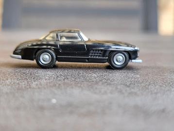 Praliné Mercedes 300SL beschikbaar voor biedingen