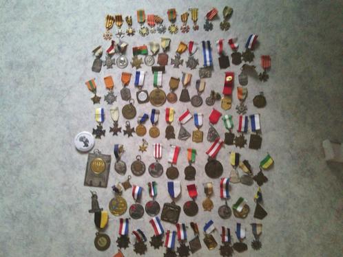 80 voornamelijk wandelmedailles, Postzegels en Munten, Penningen en Medailles, Overige materialen, Ophalen of Verzenden