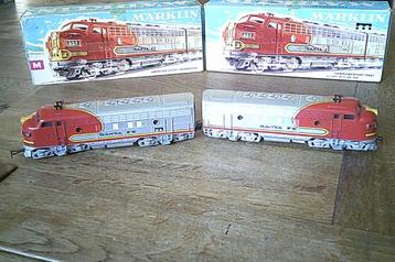 Marklin HO 2-delige Diesellok Santa Fe nr. 3060 en 4060 ovp beschikbaar voor biedingen