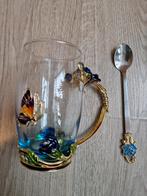 Glas /mok, Emaille blauwe bloem, vlinder, theelepel roos, Antiek en Kunst, Ophalen of Verzenden