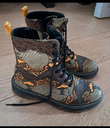 Enkelboots mt 40 beschikbaar voor biedingen