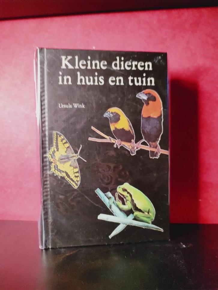 KLEINE DIEREN IN HUIS EN TUIN - Ursula Wink, Boeken, Natuur, Zo goed als nieuw, Natuur algemeen, Verzenden