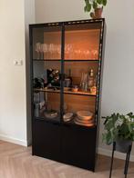 Sivan Woood vitrine kast zwart met grenen achtergrond, Huis en Inrichting, Kasten | Vitrinekasten, Ophalen, 200 cm of meer, 50 tot 100 cm