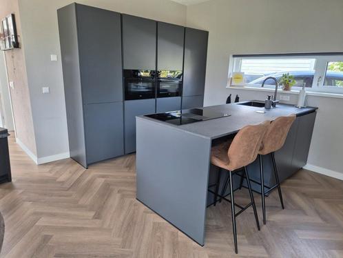 Bruynzeel Keuken met schiereiland & Apparatuur (AEG), Huis en Inrichting, Keuken | Complete keukens, Zo goed als nieuw, Overige typen