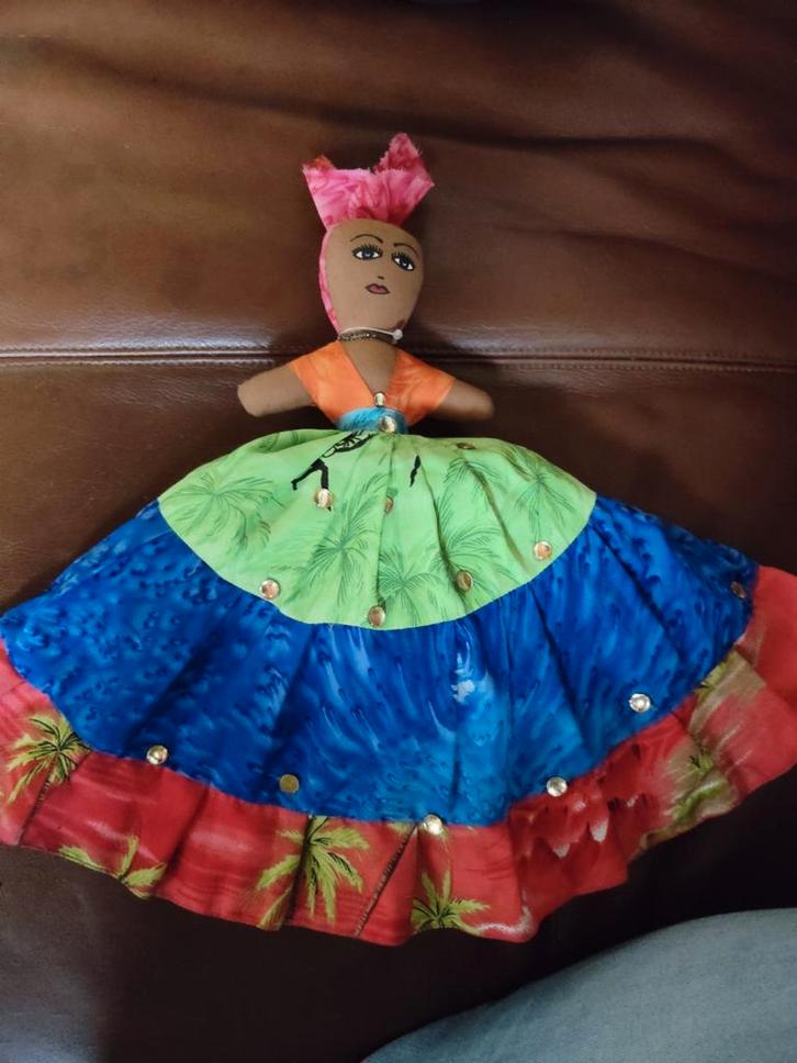 Vintage Stoffen dubbele Pop met Kleurrijke Jurk, Kinderen en Baby's, Speelgoed | Poppen, Zo goed als nieuw, Overige typen, Ophalen