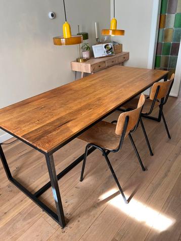Tafel eiken/ gietijzeren frame 200x90 beschikbaar voor biedingen