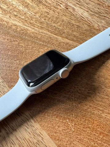 Apple watch serie 5 beschikbaar voor biedingen