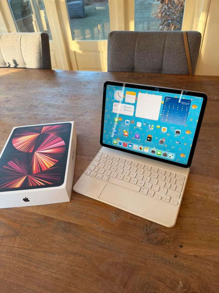 Apple iPad Pro 11” M1 + Magic Keyboard | NIEUWSTAAT, Computers en Software, Apple iPads, Zo goed als nieuw, Apple iPad Pro, Wi-Fi