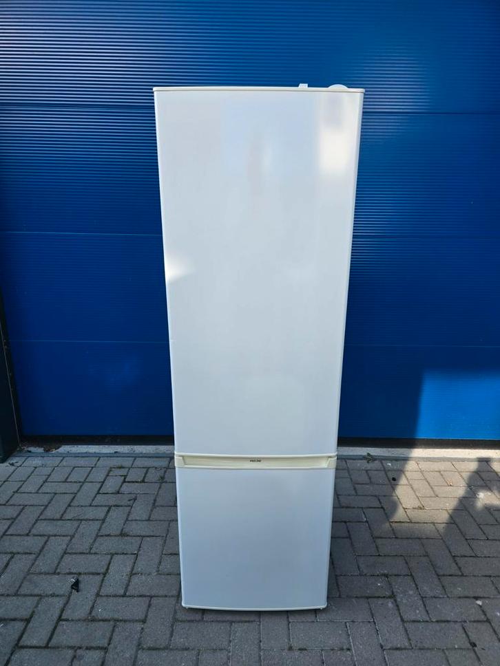 Keurige ruime Proline koelvriescombinatie! Garantie!🚚✅️, Witgoed en Apparatuur, Koelkasten en IJskasten, Zo goed als nieuw, Met aparte vriezer