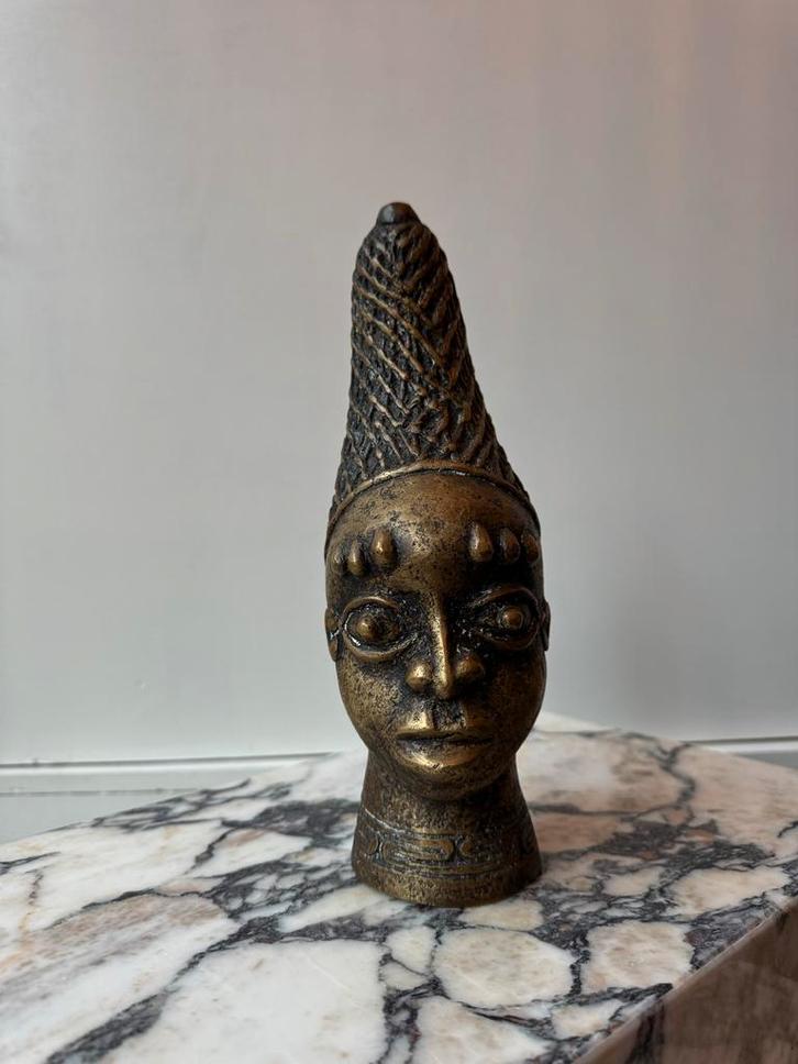 Benin Bronzen Beeld - Afrikaanse Kunst, Antiek en Kunst, Kunst | Niet-Westerse kunst, Ophalen of Verzenden
