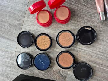 6 doosjes foundation van Clarins en Estee Lauder beschikbaar voor biedingen