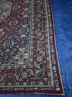 te koop een hele grote rode vloerkleed voor 150 euro, 200 cm of meer, Ophalen of Verzenden, Zo goed als nieuw, 200 cm of meer