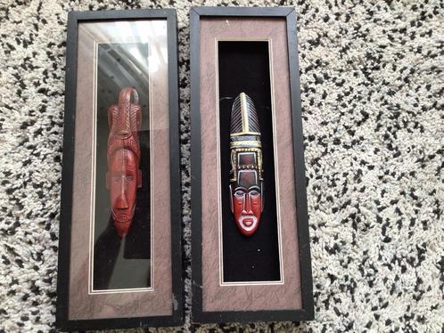 2 Afrikaanse Kunst  💥 Vitrine lijsten 💥 Met Masker erin, Antiek en Kunst, Kunst | Niet-Westerse kunst, Ophalen of Verzenden