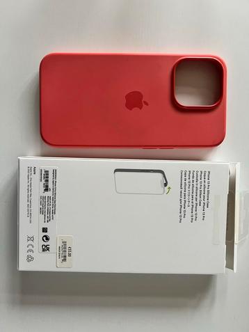 Apple iPhone 13 Pro Siliconen Hoesje - Roze beschikbaar voor biedingen