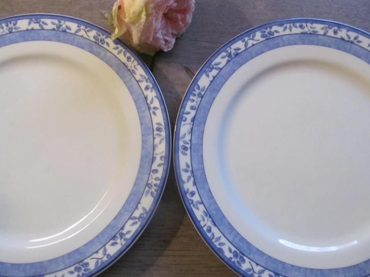 2 Wedgwood Home Indigo Diner Borden, Huis en Inrichting, Keuken | Servies, Zo goed als nieuw, Bord(en), Wedgwood, Keramiek, Ophalen of Verzenden