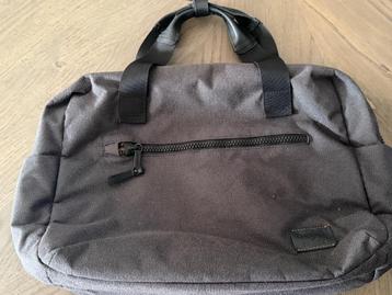 Pacsafe Laptoptas met (15") – Dé keuze voor de veeleisende I beschikbaar voor biedingen