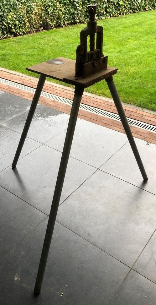 Buisklem Pionier op demonteerbaar statief., Doe-het-zelf en Verbouw, Gereedschap | Handgereedschap, Gebruikt, Ophalen of Verzenden