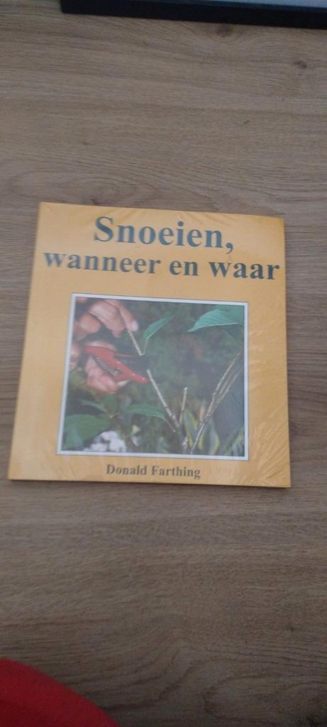 J.J. Hoedeman - Snoeien, wanneer en waar, Boeken, Natuur, Nieuw, Bloemen, Planten en Bomen, Ophalen of Verzenden