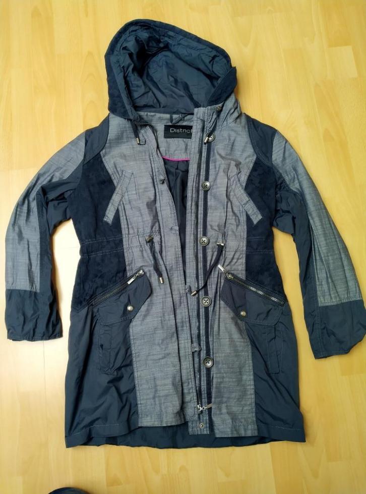 Z.g.a.n. mooie blauwe zomerjas merk District - Maat L, Kleding | Dames, Jassen | Zomer, Zo goed als nieuw, Maat 42/44 (L), Blauw