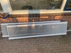 Twee lamellenradiatoren VEHA, Doe-het-zelf en Verbouw, Ophalen, 30 tot 80 cm, Gebruikt, Radiator