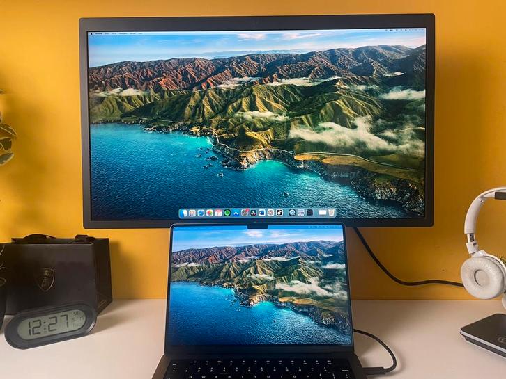 LG UltraFine 27MD5KL-B – 27″ 5K Thunderbolt monitor, Computers en Software, Monitoren, Zo goed als nieuw, 60 Hz of minder, Thunderbolt