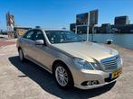 Mercedes-Benz E-Klasse 1.8 E200 CGI Sedan AUT 2010 Beige, Auto's, Euro 5, Achterwielaandrijving, Beige, 4 cilinders