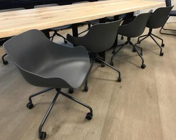 8 x baltic chair van crystian kowalski grijs met wieltjes beschikbaar voor biedingen