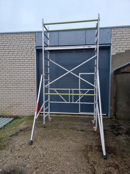 Kamersteiger/rolsteiger te huur €15,- per dag., Doe-het-zelf en Verbouw, Steigers, Zo goed als nieuw, Rolsteiger of Kamersteiger