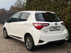 Toyota Yaris 1.5 Hybrid Dynamic Camera CarPlay, Auto's, Toyota, Gebruikt, Zwart, 4 cilinders, Wit
